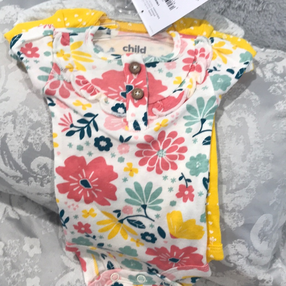 SOLD Brand new beautiful 3 piece set body suit